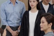 短剧《一场直播撕开十年伪装》65集短剧超清画质在线追剧