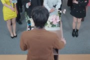 短剧《换身吃瓜，主角竟是我自己》74集短剧高清在线观看无广告