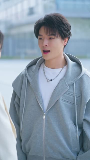 攻略女神，我选择上交自己（80集）推荐好短剧