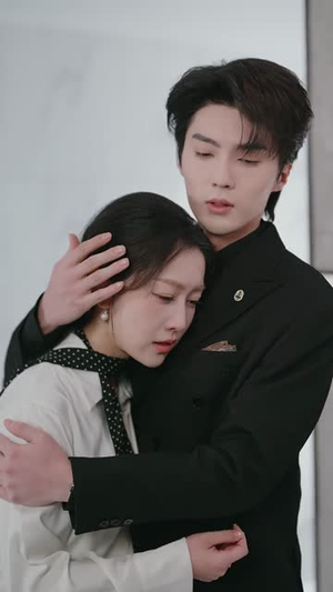 她自万丈荣光（75集）精彩短剧片段