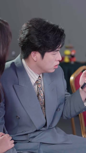 小卖部通末世：开局泡面换黄金（71集）全集