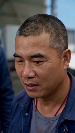 我带着老婆开大货车(65集) 我带着老婆开大货车(65集)好看的短剧