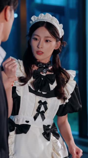 拦下影帝豪车后，我与他契约成婚（94集）快来看短剧